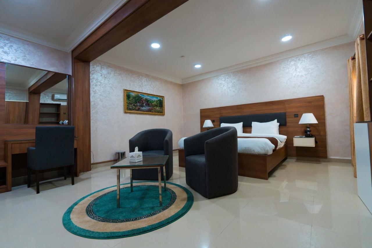 Phoenicia Suites Wupa Exterior foto